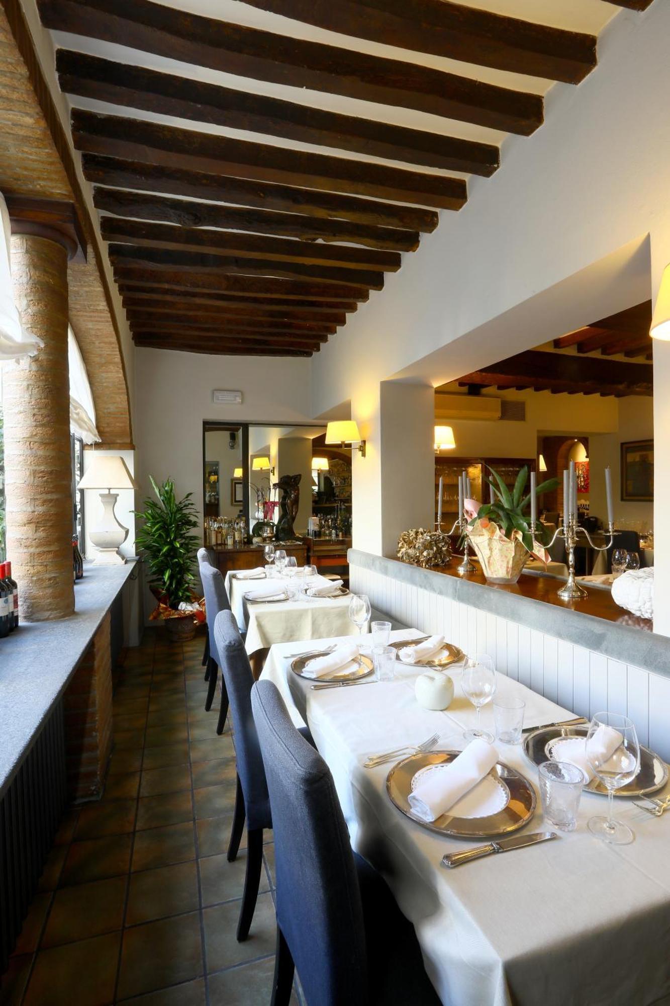 Locanda Stella D'Oro Soragna ภายนอก รูปภาพ