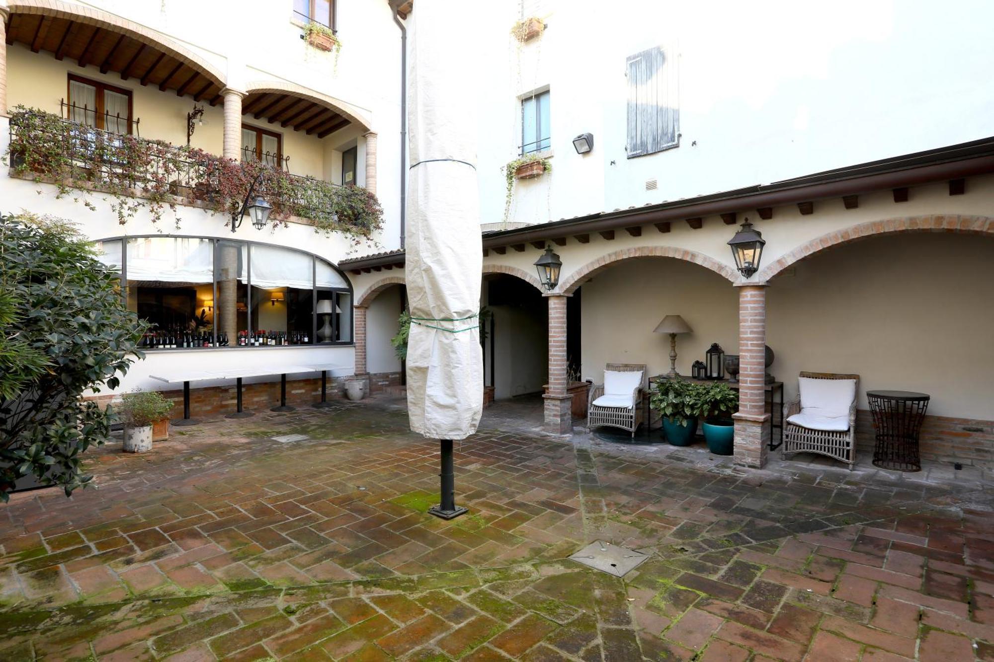 Locanda Stella D'Oro Soragna ภายนอก รูปภาพ