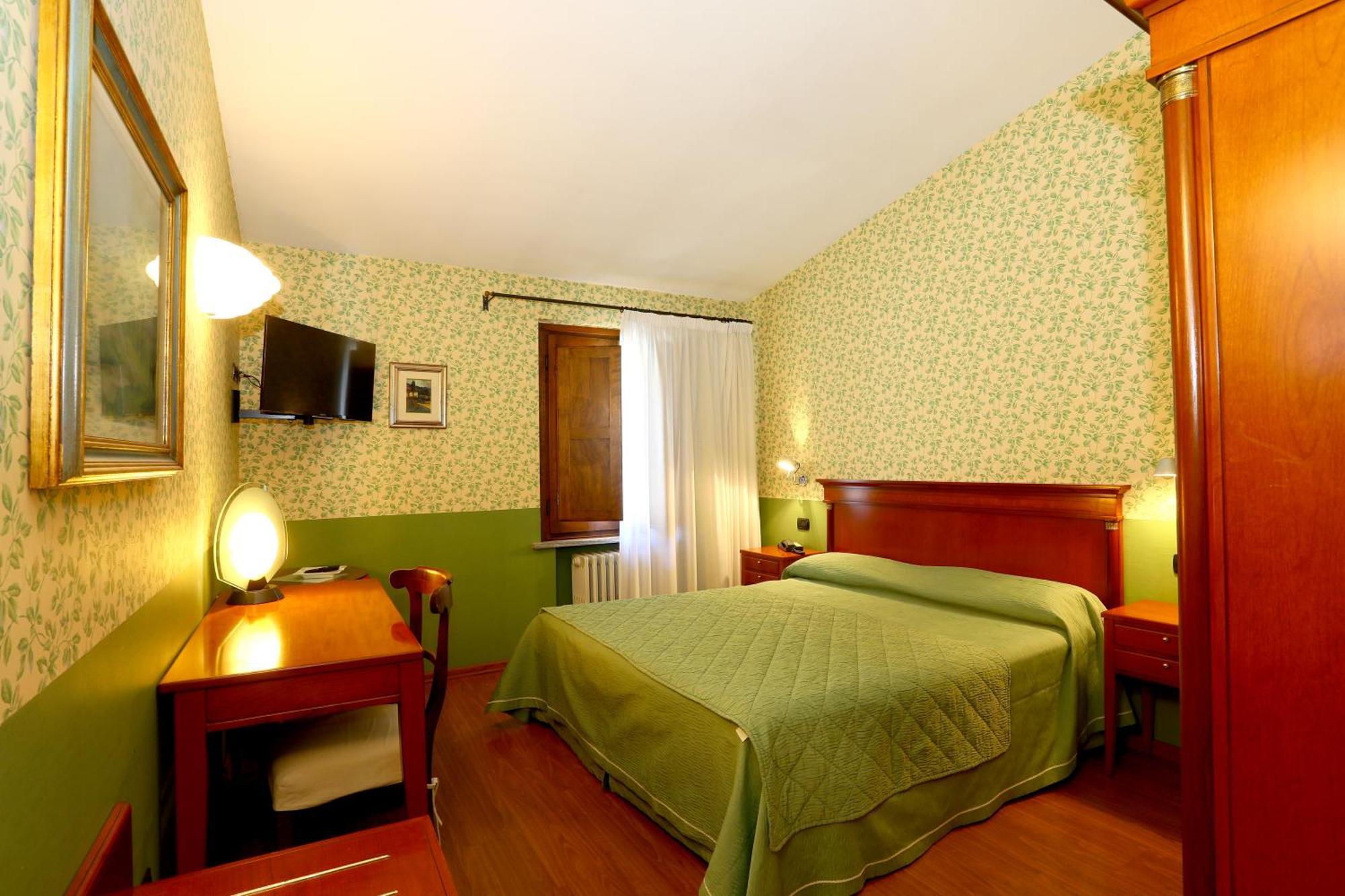 Locanda Stella D'Oro Soragna ภายนอก รูปภาพ